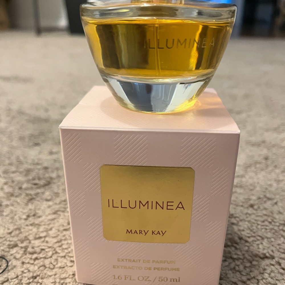 MARY KAY’S ILLUMINEA - Women’s perfume